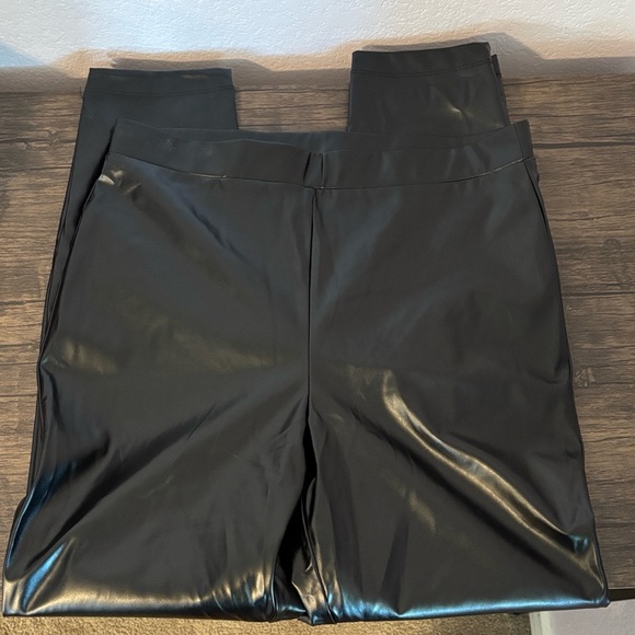 H by Halston Pants - black pants size medium